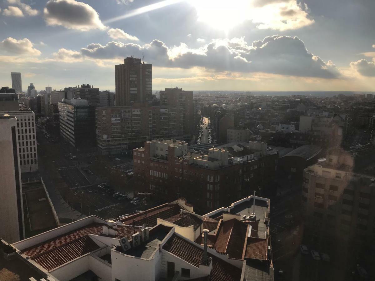 Nirvana Hotel Мадрид Екстериор снимка